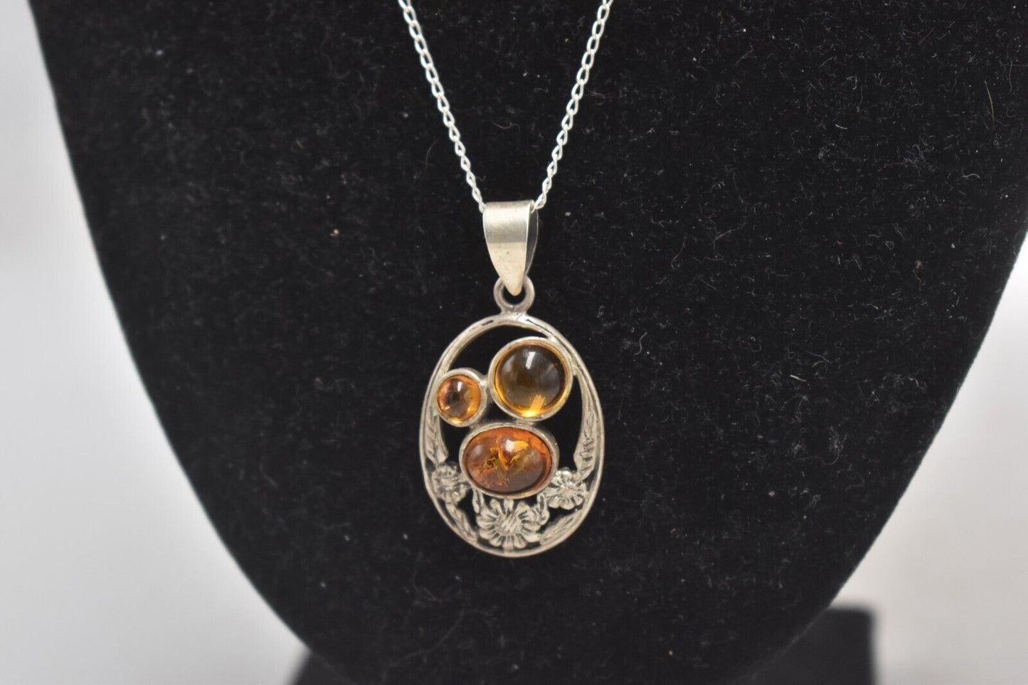 Vintage 925 Sterling Silver Amber Floral Pendant Necklace – 46cm Chain, 9.29g