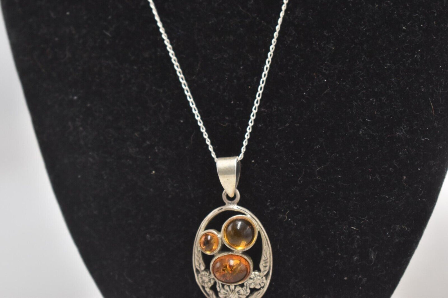 Vintage 925 Sterling Silver Amber Floral Pendant Necklace – 46cm Chain, 9.29g